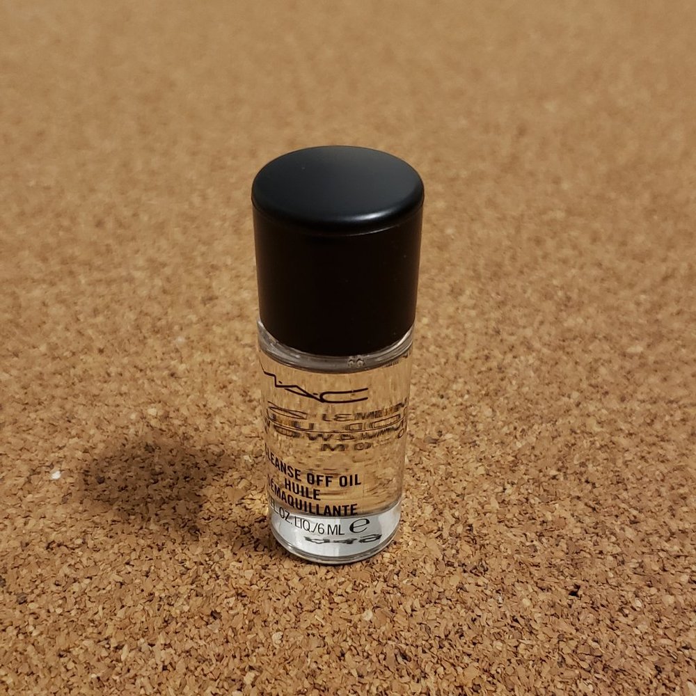 5/$25 NWT - MAC - Cleanse Off Oil